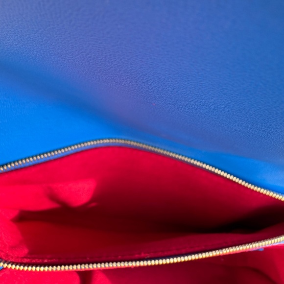 Louis Vuitton Coussin PM in limited-edition blue lambskin embossed with COA - Picture 7 of 7
